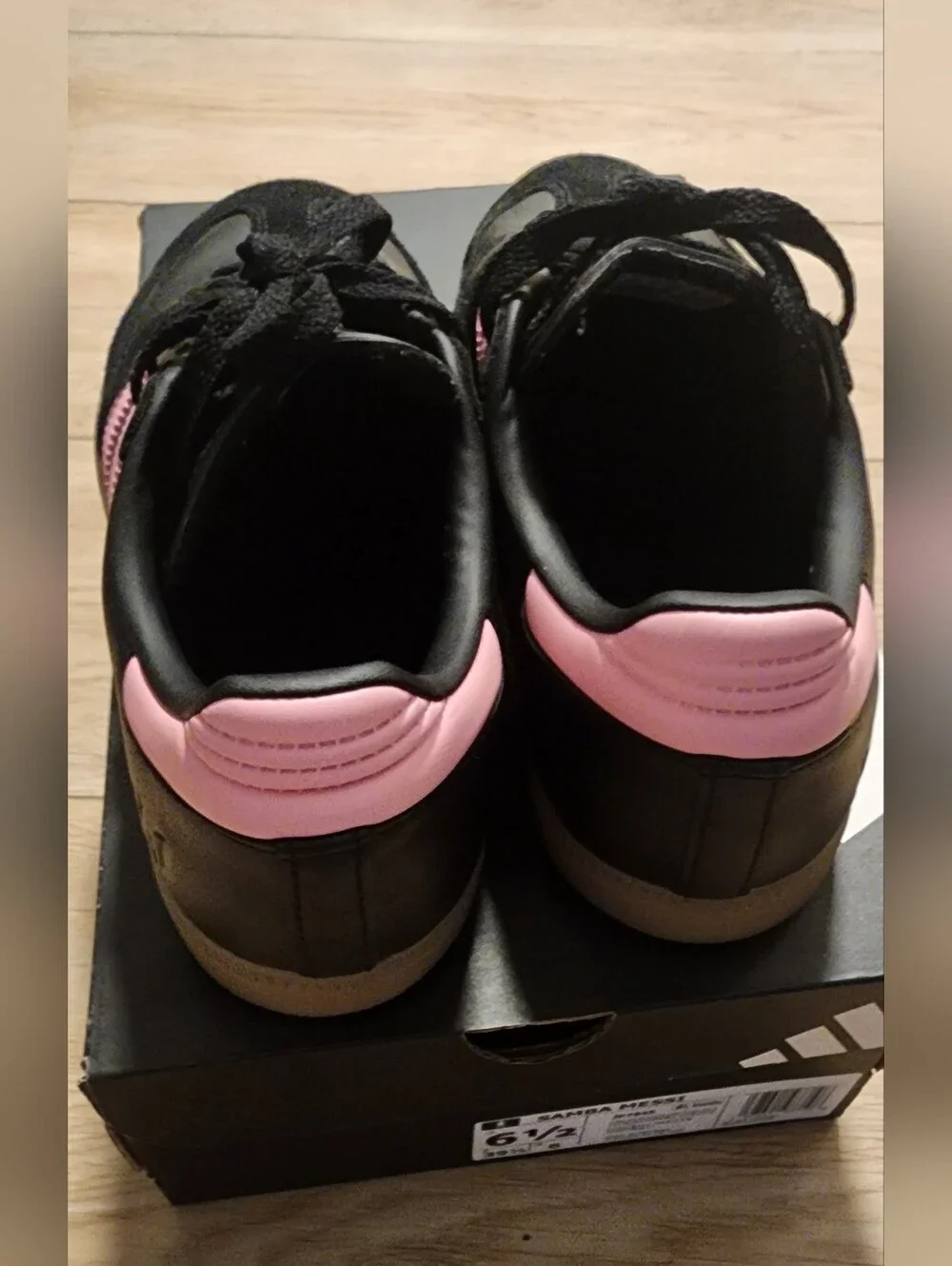 Adidas Samba Messi Casual Soccer sneakers black leather upper with pink accents - Picture 5 of 9